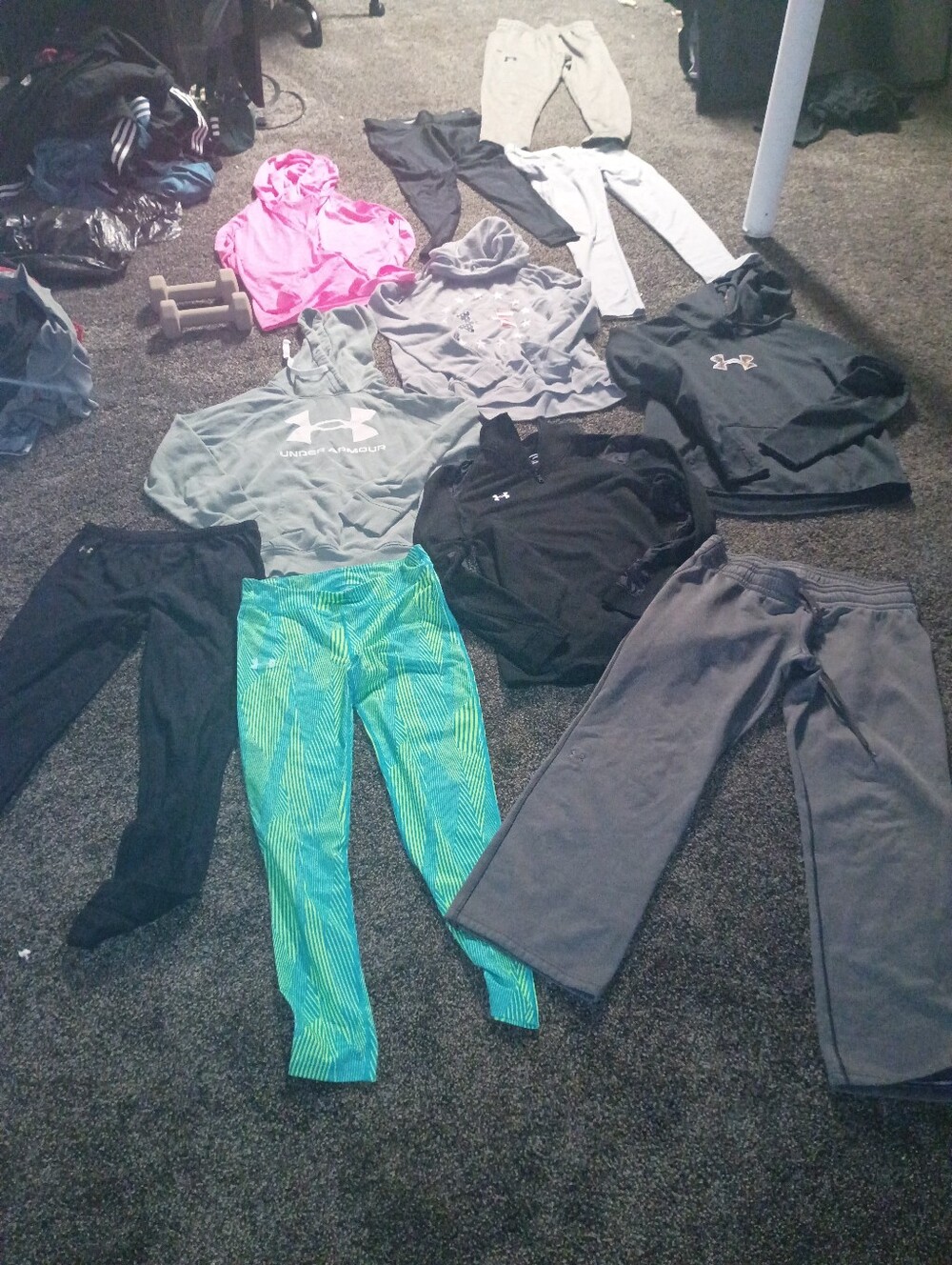 We Under Armour Hoodies N Pants